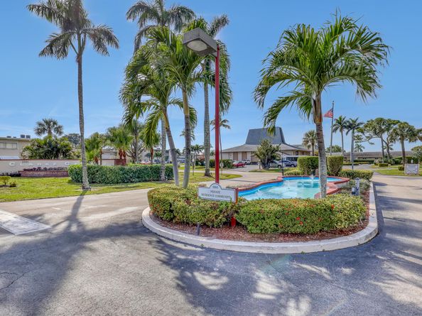 2687 N Garden Drive N 205, Lake Worth FL 33461
