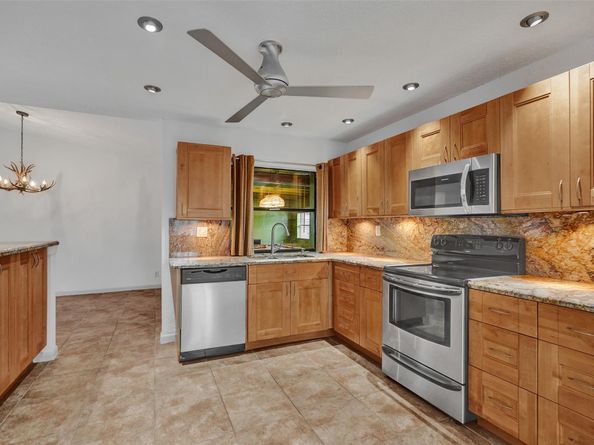 3221 NW 54th Ter, Margate FL 33063