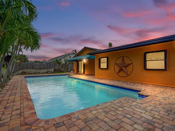 3221 NW 54th Ter, Margate FL 33063