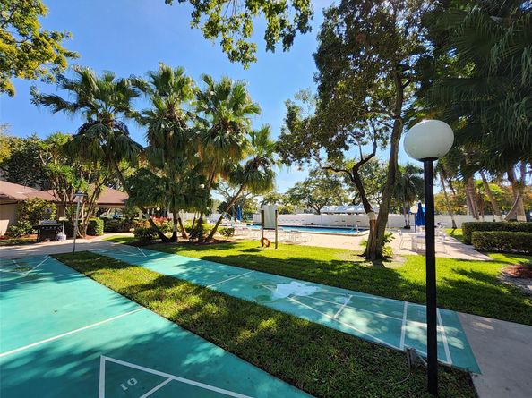 3151 S Palm Aire Dr 301, Pompano Beach FL 33069