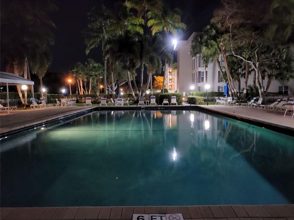 3151 S Palm Aire Dr 301, Pompano Beach FL 33069