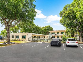 620 SW 7th St 1-7