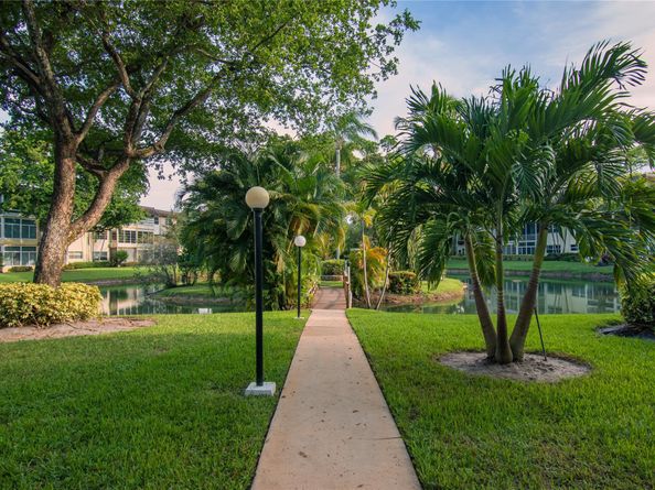 5171 W Oakland Park Blvd 207, Lauderdale Lakes FL 33313