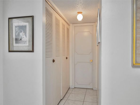 5171 W Oakland Park Blvd 207, Lauderdale Lakes FL 33313