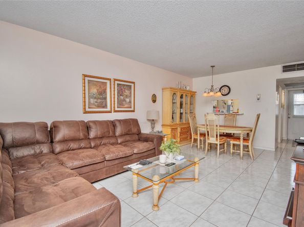 5171 W Oakland Park Blvd 207, Lauderdale Lakes FL 33313