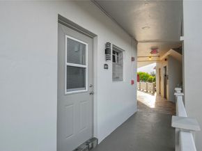 5171 W Oakland Park Blvd 207, Lauderdale Lakes FL 33313