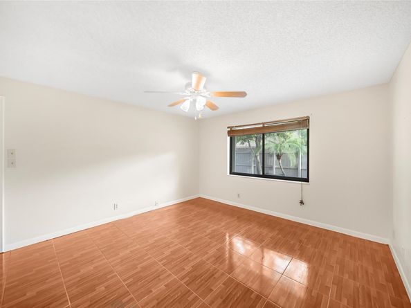 3060 S Oakland Forest Dr 1105, Oakland Park FL 33309