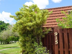 915 SW 120th Way, Davie FL 33325