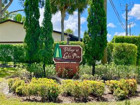 915 SW 120th Way, Davie FL 33325
