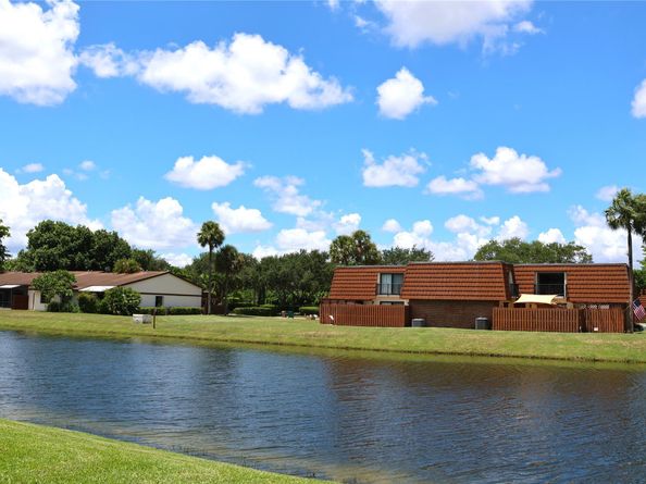 915 SW 120th Way, Davie FL 33325