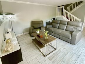 915 SW 120th Way, Davie FL 33325