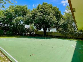 915 SW 120th Way, Davie FL 33325