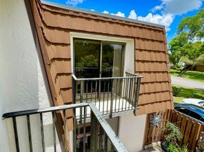 915 SW 120th Way, Davie FL 33325
