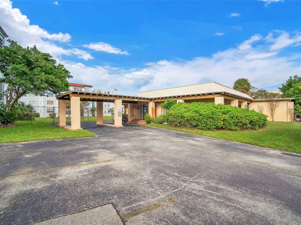 2850 Somerset Dr 316L, Lauderdale Lakes FL 33311