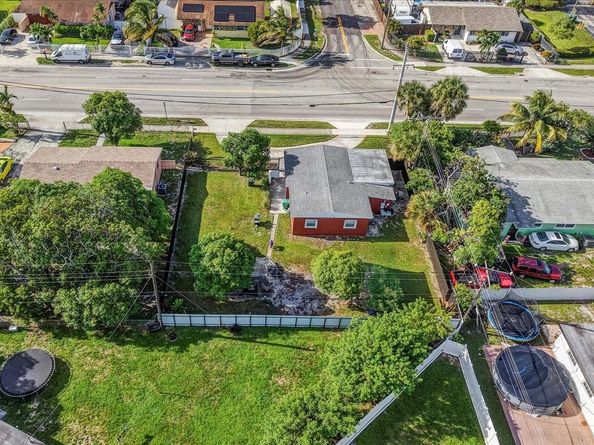 2820 NW 207 St, Miami Gardens FL 33056