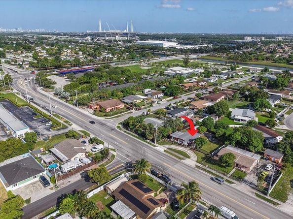 2820 NW 207 St, Miami Gardens FL 33056