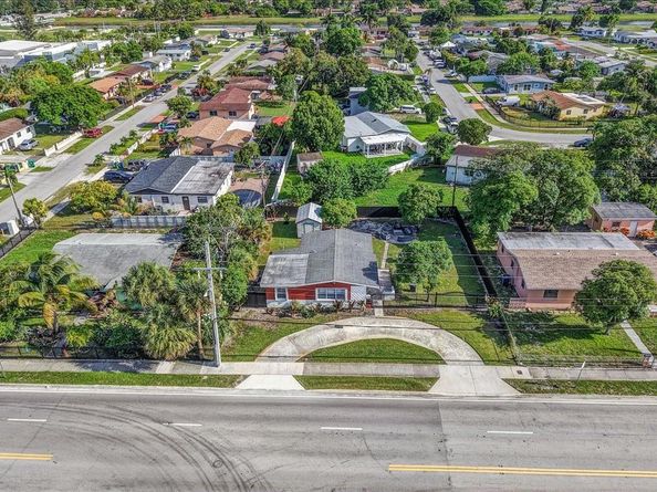 2820 NW 207 St, Miami Gardens FL 33056