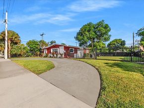 2820 NW 207 St, Miami Gardens FL 33056