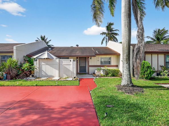 26 Chelsea Lane, Boynton Beach FL 33426