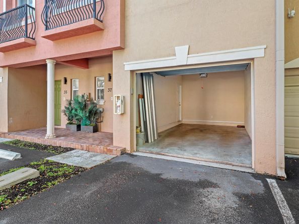 37 SE 3rd Avenue, Hallandale Beach FL 33009