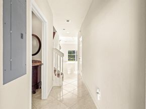 37 SE 3rd Avenue, Hallandale Beach FL 33009