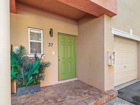37 SE 3rd Avenue, Hallandale Beach FL 33009