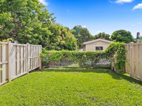 37 SE 3rd Avenue, Hallandale Beach FL 33009