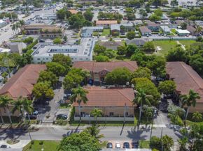 37 SE 3rd Avenue, Hallandale Beach FL 33009