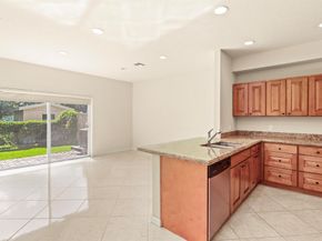 37 SE 3rd Avenue, Hallandale Beach FL 33009