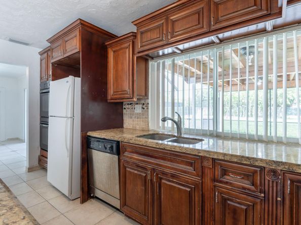8424 SW 102nd Pl, Miami FL 33173