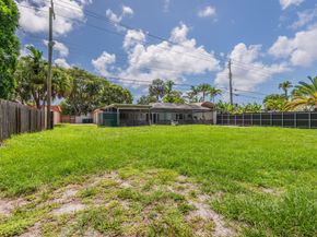 8424 SW 102nd Pl, Miami FL 33173