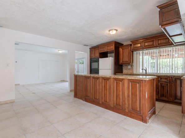 8424 SW 102nd Pl, Miami FL 33173