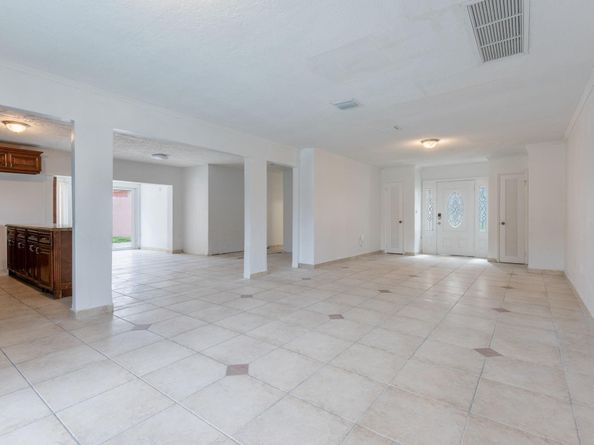 8424 SW 102nd Pl, Miami FL 33173
