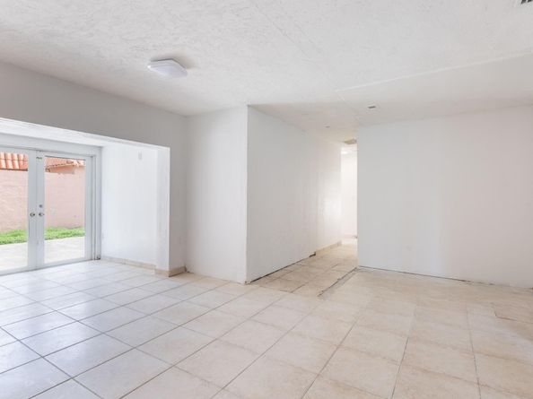 8424 SW 102nd Pl, Miami FL 33173