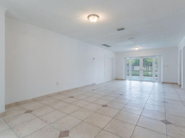 8424 SW 102nd Pl, Miami FL 33173