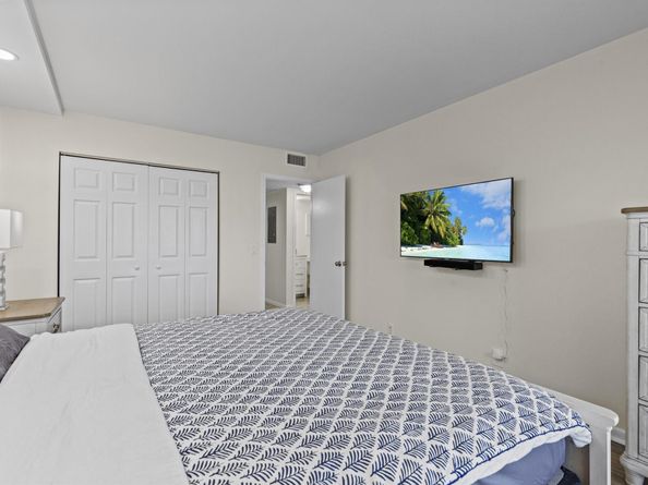 2069 Guildford D, Boca Raton FL 33434