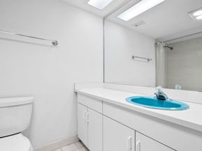 3050 NE 48th Court 402, Lighthouse Point FL 33064