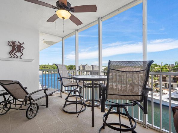 3050 NE 48th Court 402, Lighthouse Point FL 33064