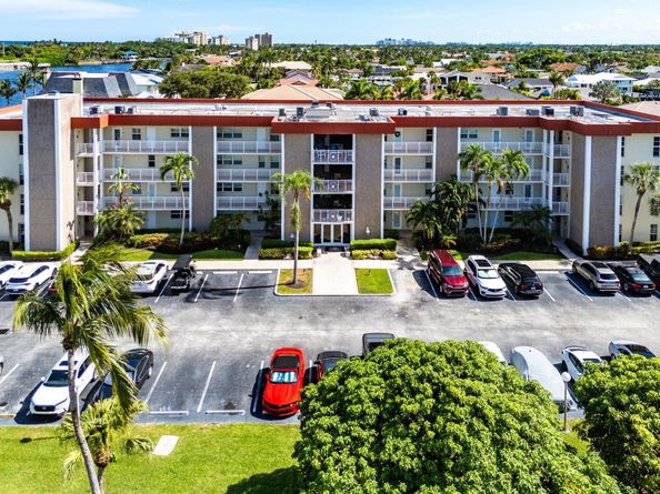 3050 NE 48th Court 402, Lighthouse Point FL 33064