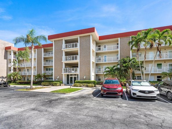 3050 NE 48th Court 402, Lighthouse Point FL 33064