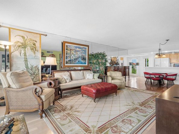 3050 NE 48th Court 402, Lighthouse Point FL 33064