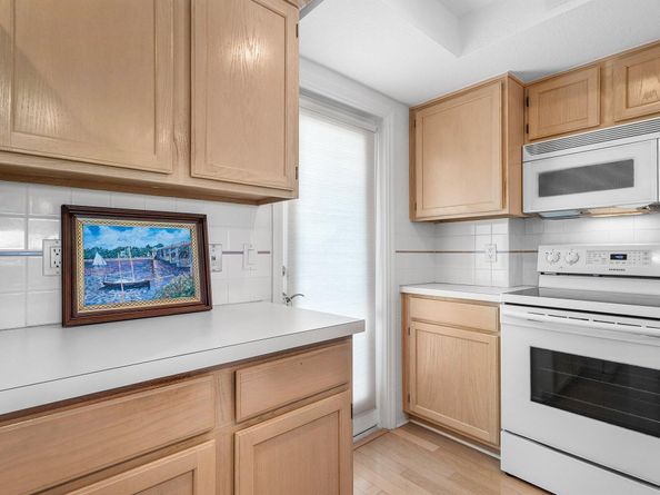 3050 NE 48th Court 402, Lighthouse Point FL 33064