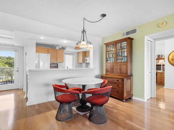 3050 NE 48th Court 402, Lighthouse Point FL 33064