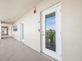 3050 NE 48th Court 402, Lighthouse Point FL 33064