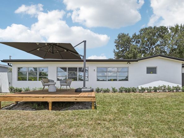 6764 Dogwood Dr, Miramar FL 33023