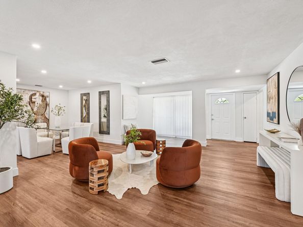 6764 Dogwood Dr, Miramar FL 33023