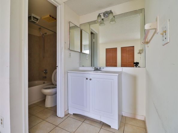 9930 Twin Lakes DR 7L, Coral Springs FL 33071