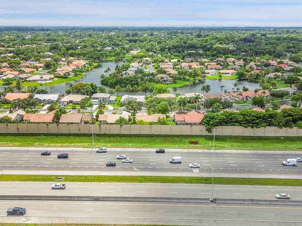 5450 Hawkes Bluff Avenue, Davie FL 33331