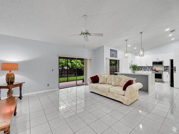 5450 Hawkes Bluff Avenue, Davie FL 33331