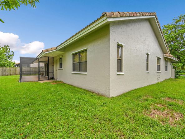 5450 Hawkes Bluff Avenue, Davie FL 33331